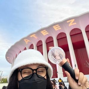 Meet your Posher, Kyrie